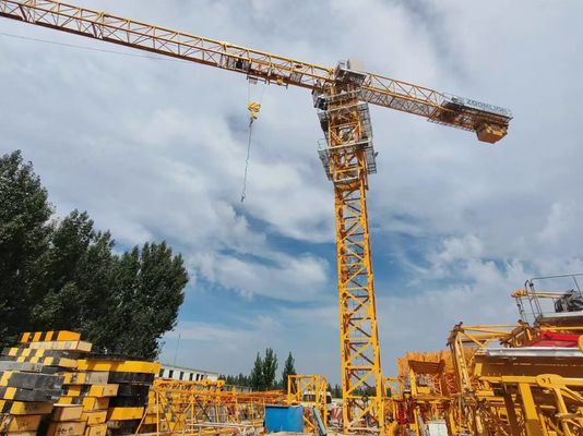 12T QTZ250 7020 Gebrauchtbau-Kran 60m Höhe und L68 Mast 2019 Jahr Herstellung
